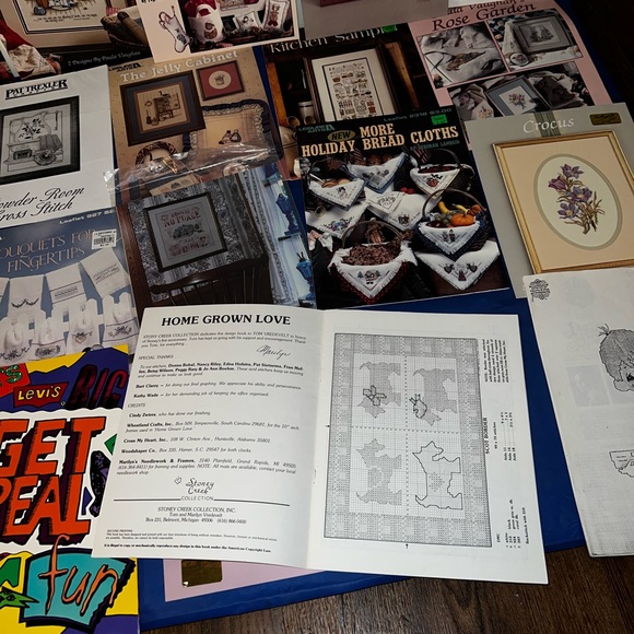 Various Counted Cross Stitch Patterns + Fabric, Embroidery Hoop, Booklets Etc. - Picture 15 of 16